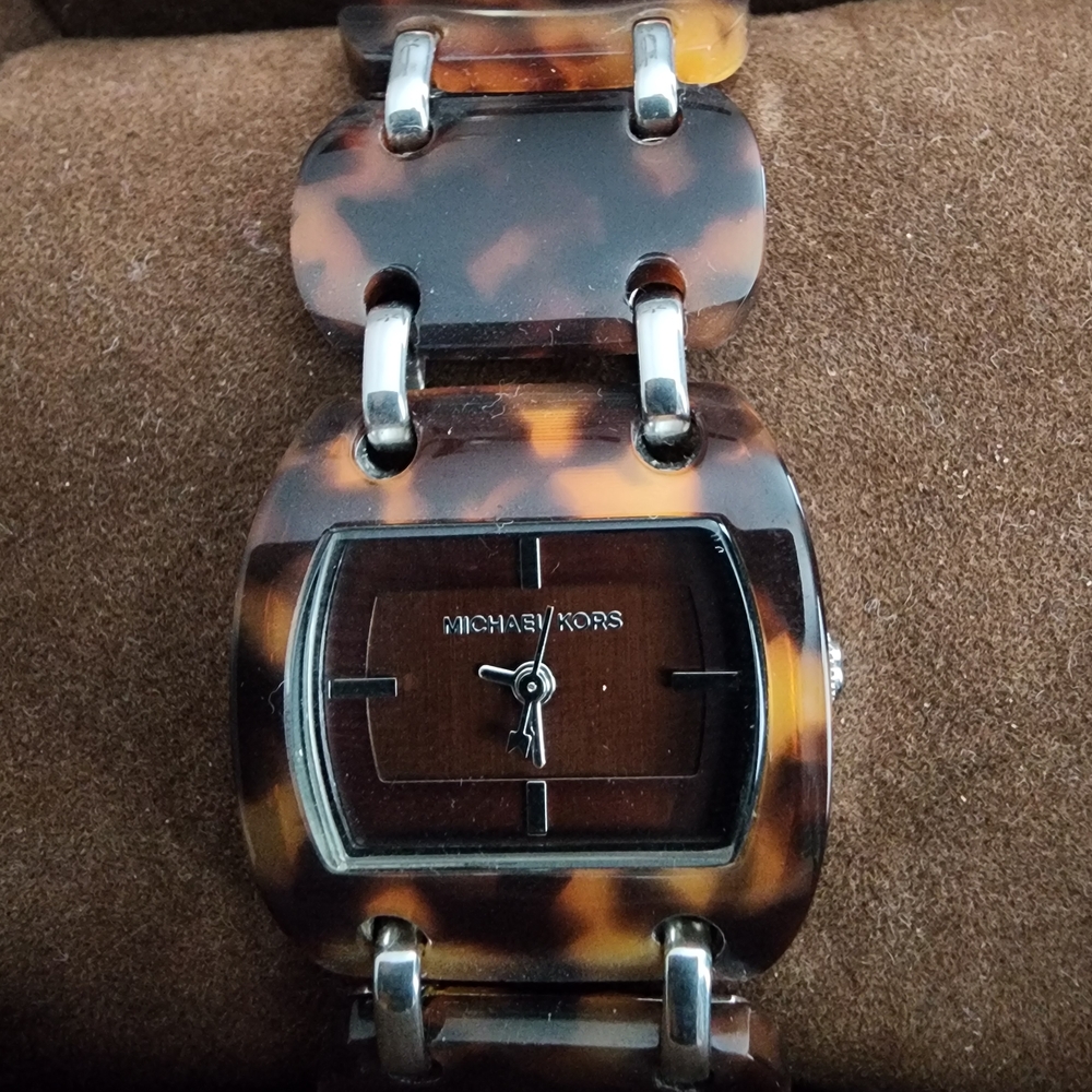 Michael Kors Tortoise Shell Watch - Picture 3 of 6